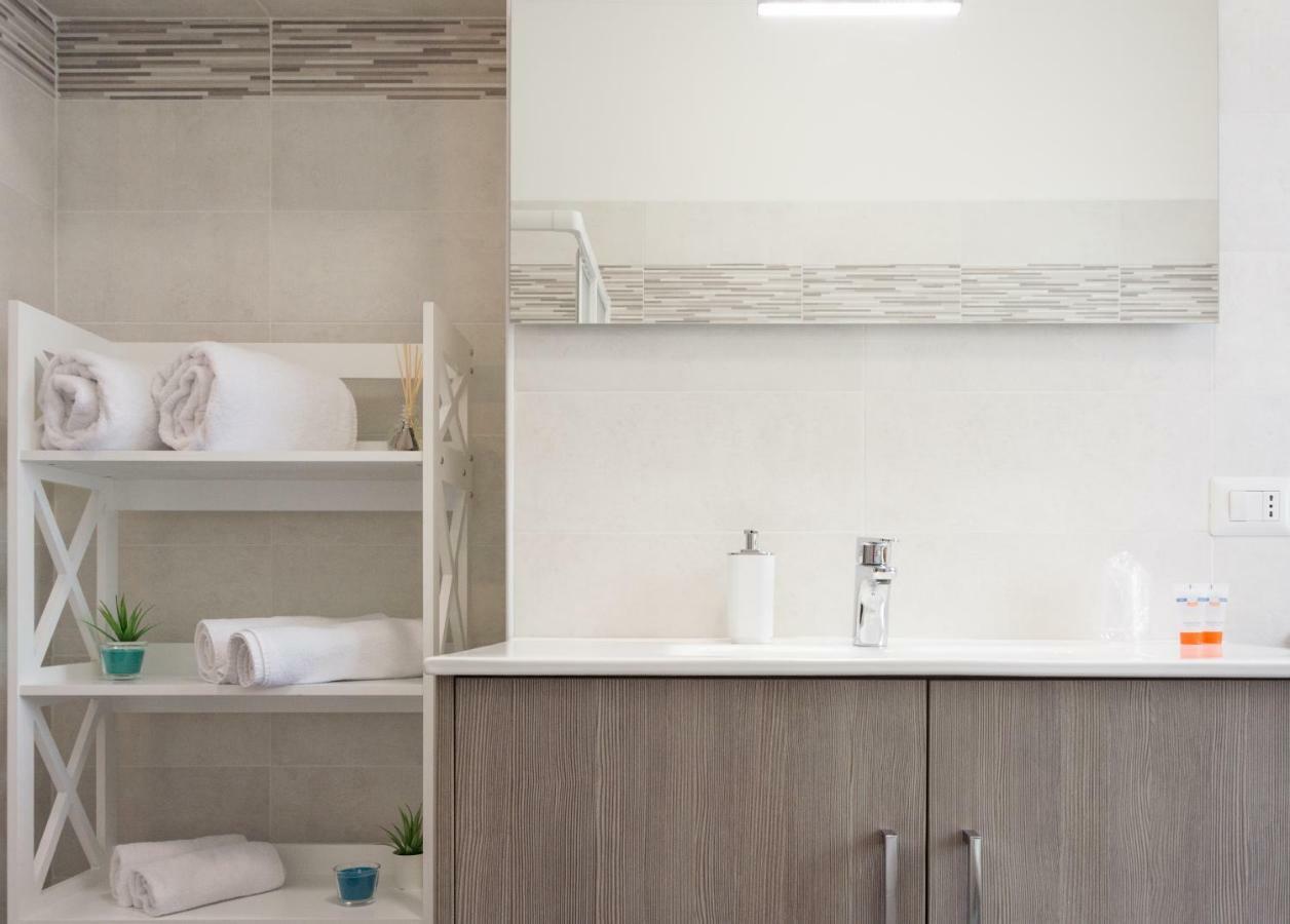 Nirvana Apartments Торболе Экстерьер фото